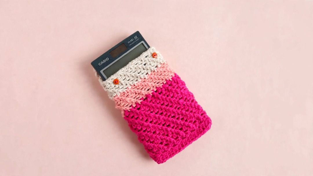 Crochet Calculator Case (Category: Purses & Pouches) located in Caloocan City. Submitted by gentlestone.cf60e8 (Listing ID 1469838662, Image 1). Description: Handmade Crochet Calculator Case 🧮💛 Details: Secure button closure — hindi malalaglag calc mo Soft milk cotton yarn — lightweight but protects from scratches Fits standard scientific calculator (Casio fx-991, etc.) + 1-2 pens Super cute aesthetic — Pinterest / Korean / school girl vibe 100