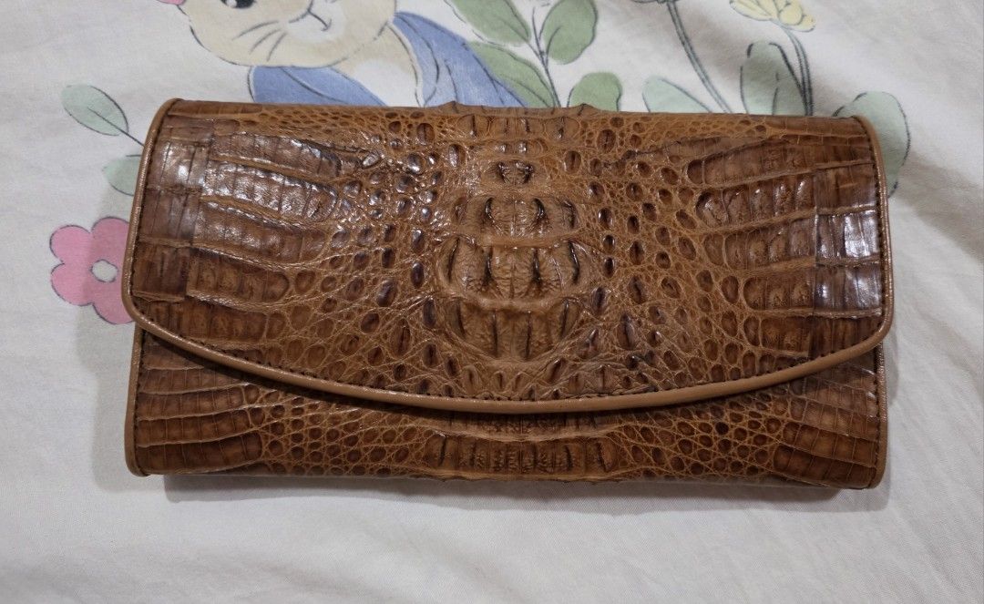 Crocodile skim wallet (Category: Wallets & Card holders) located in Ozamiz City. Submitted by 2ndhand_wallets (Listing ID 1469861985, Image 1). Description: .