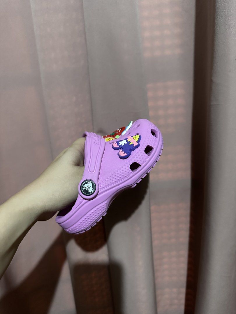 Crocs (Category: Babies & Kids Fashion) located in Muntinlupa City. Submitted by abnar (Listing ID 1469861042, Image 3). Description: .