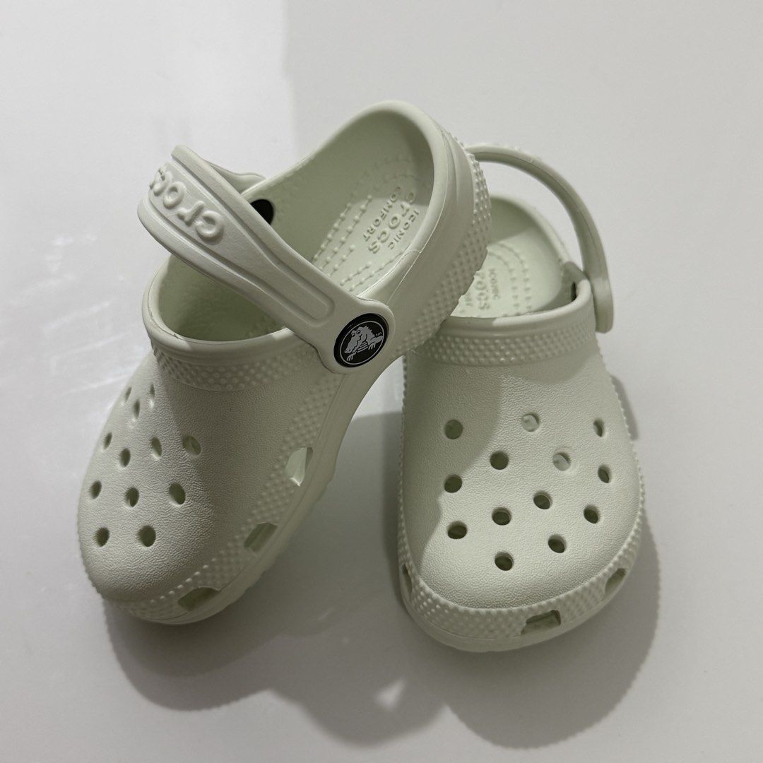 Crocs Classic Mint Green (Category: Slippers and slides) located in Tagum. Submitted by gdcsr (Listing ID 1469805851, Image 1). Description: Size: C8 Purchased from Crocs Kuwait.