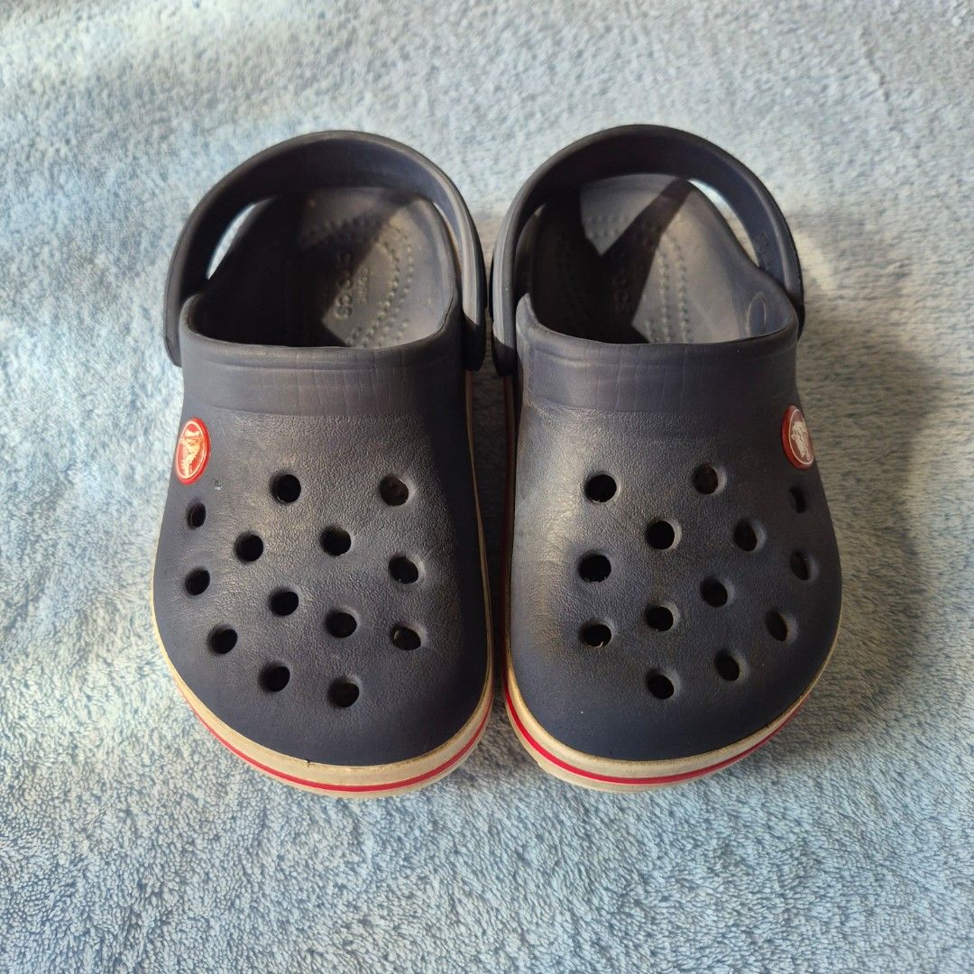 CROCS CROCBAND CLOG (Category: Babies & Kids Fashion) located in Lipa City. Submitted by mahdeclutters (Listing ID 1469823767, Image 3). Description: Kids Crocs Crocband Clog C9 location: lipa city, batangas mod: j&t / lalamove/grab around batangas mop: gcash/bank transfer.