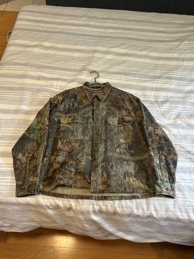 Cropped Japanese Camo Jacket (Category: Tshirts & Polo Shirts ) located in Manila. Submitted by lolem.ph (Listing ID 1469823363, Image 1). Description: Size XL (Bought in Tokyo) .