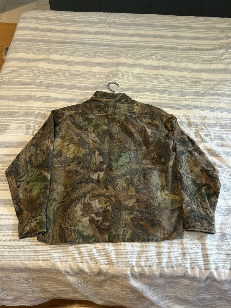 Cropped Japanese Camo Jacket (Category: Tshirts & Polo Shirts ) located in Manila. Submitted by lolem.ph (Listing ID 1469823363, Image 3). Description: Size XL (Bought in Tokyo) .