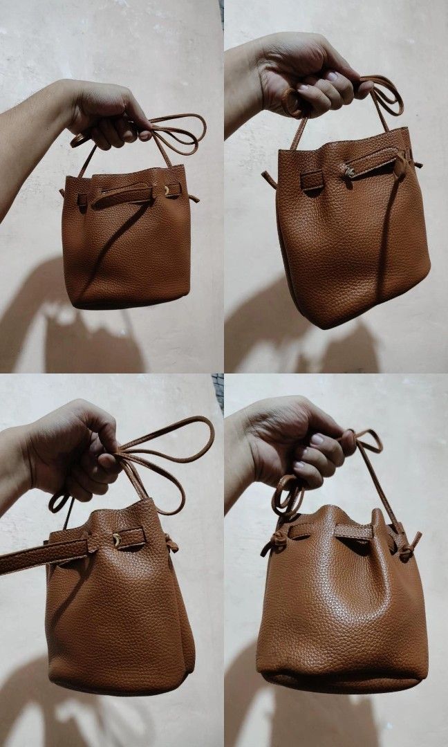 Cross Body Bag/Sling Bag (Category: Cross-body Bags) located in Manila. Submitted by jays_shop (Listing ID 1469924516, Image 1). Description: Ukay bag/pre-loved bag..