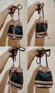 (Category: ) located in . Submitted by jays_shop (Listing ID 1469925093, Image 1). Description: .