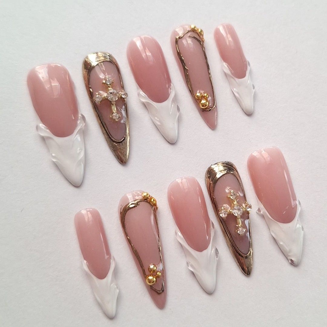 Custom press on nails (Category: Hands & Nails) located in Quezon City. Submitted by luxetips_pressph (Listing ID 1469785683, Image 2). Description: Custom Press On Nails for 250-350php Any shape and length message to order and for inquiries Inclusions: 📌 Nail Prep Kit (Alcohol Pads, Cuticle Pusher, Nail File) 📌 Jelly Glue 📌 Care Card 📌 Press On Nails.