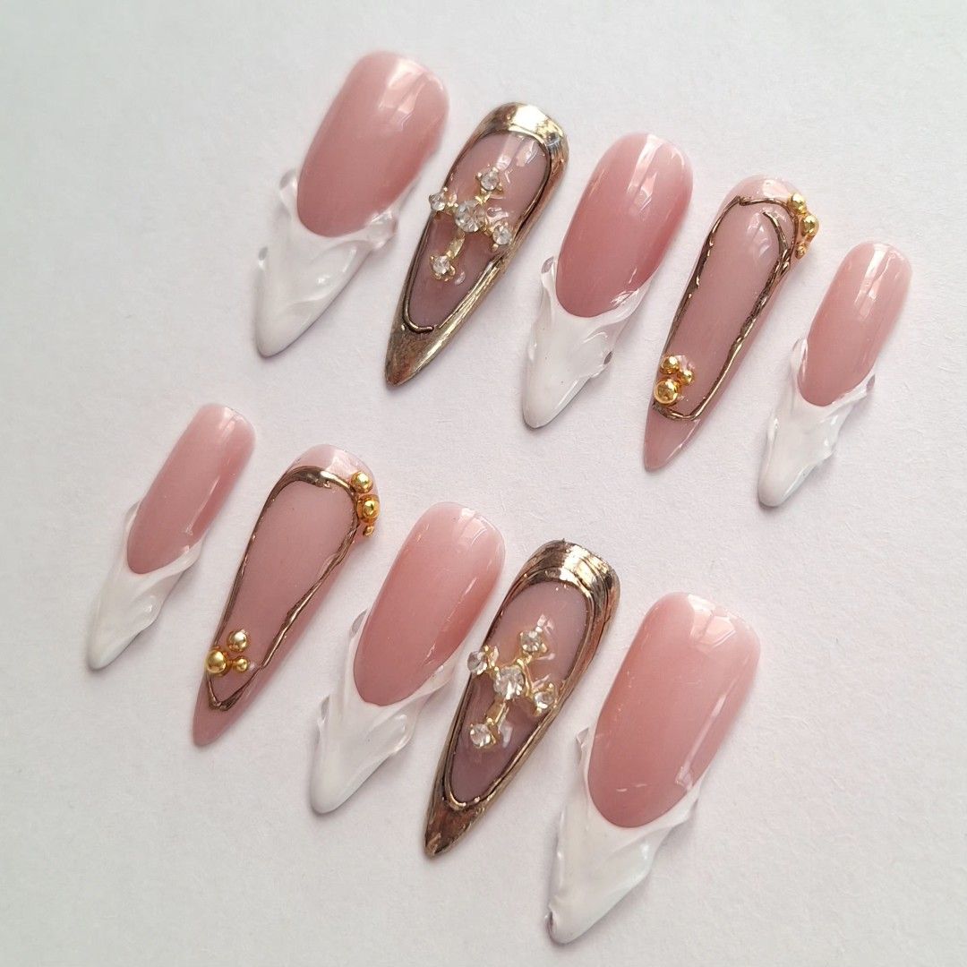 Custom press on nails (Category: Hands & Nails) located in Quezon City. Submitted by luxetips_pressph (Listing ID 1469785683, Image 3). Description: Custom Press On Nails for 250-350php Any shape and length message to order and for inquiries Inclusions: 📌 Nail Prep Kit (Alcohol Pads, Cuticle Pusher, Nail File) 📌 Jelly Glue 📌 Care Card 📌 Press On Nails.