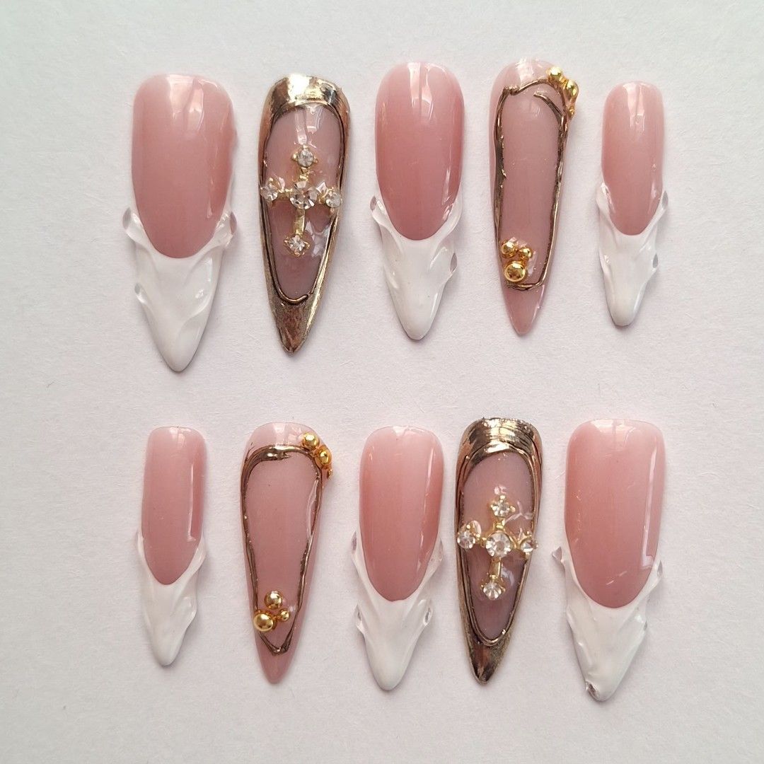 Custom press on nails (Category: Hands & Nails) located in Quezon City. Submitted by luxetips_pressph (Listing ID 1469785683, Image 1). Description: Custom Press On Nails for 250-350php Any shape and length message to order and for inquiries Inclusions: 📌 Nail Prep Kit (Alcohol Pads, Cuticle Pusher, Nail File) 📌 Jelly Glue 📌 Care Card 📌 Press On Nails.