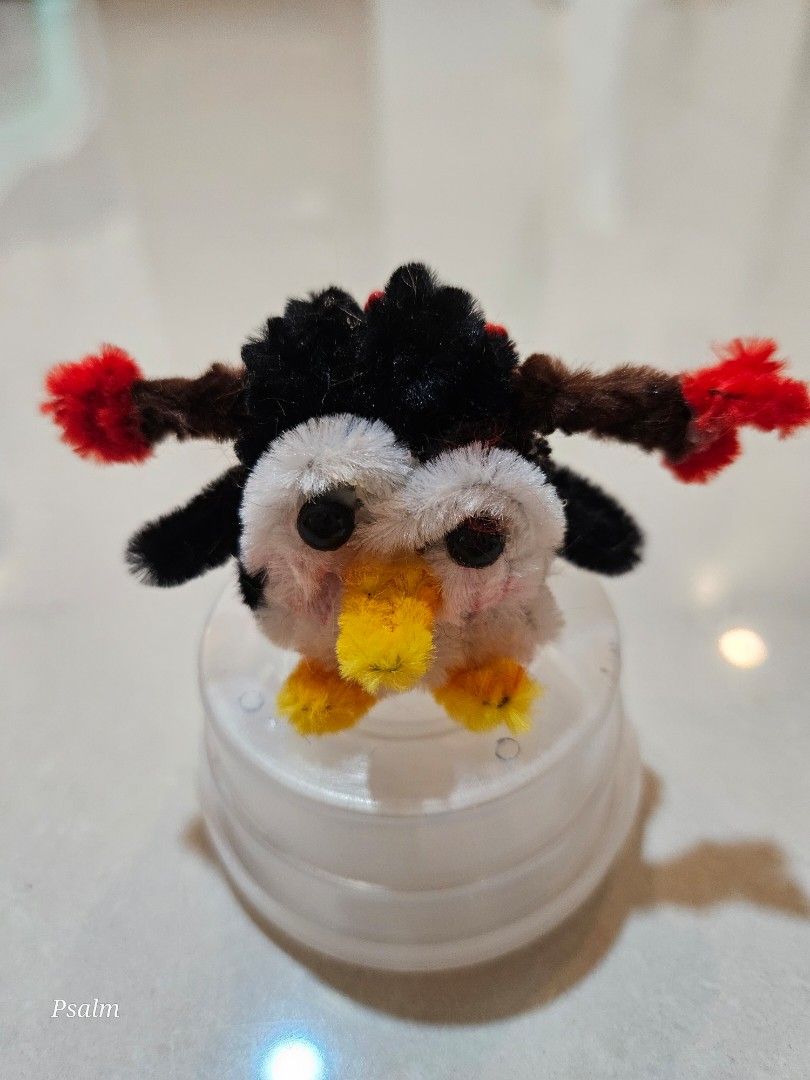 Cute keychain (Category: Handmade Craft) located in Adams. Submitted by chicbelikebyamigas (Listing ID 1469780632, Image 3). Description: 3 for 100.