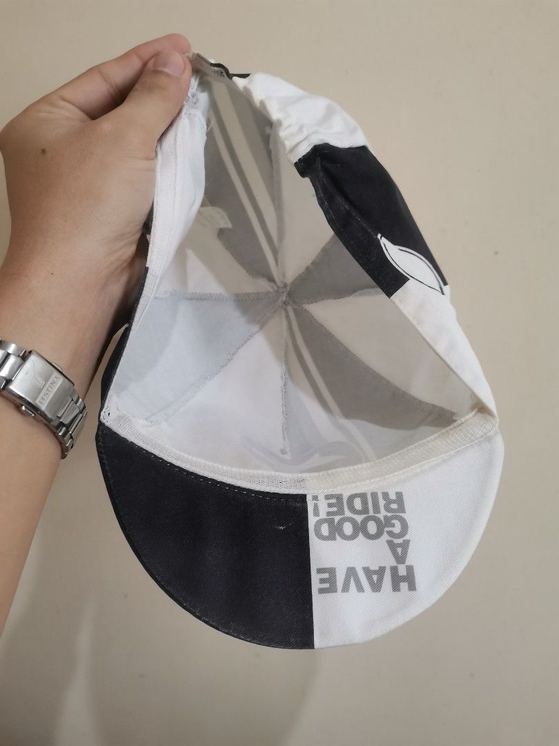 Cycling cap (made in italy) (Category: Caps & Hats) located in Davao. Submitted by marcio17 (Listing ID 1469783508, Image 3). Description: Verygood condition 8 color rate Issue:Sign of usaged 450 freeshipping only.