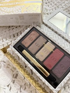 (Category: ) located in . Submitted by fashionlover82 (Listing ID 1469877873, Image 1). Description: .