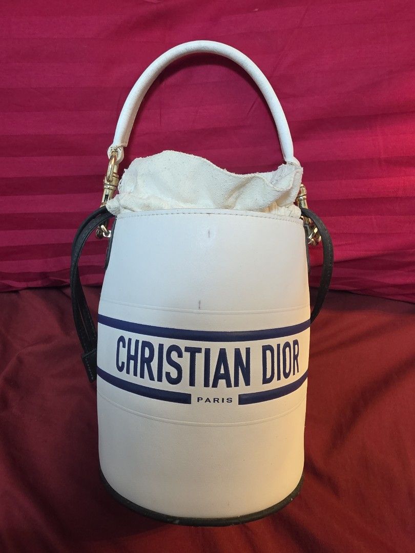 D Bucket Bag (Category: Luxury Bags & Wallets) located in Ajuy. Submitted by luxe.lifestyle (Listing ID 1469903230, Image 1). Description: Includes: -dust bag Please don't hesitate to chat seller for further Questions.