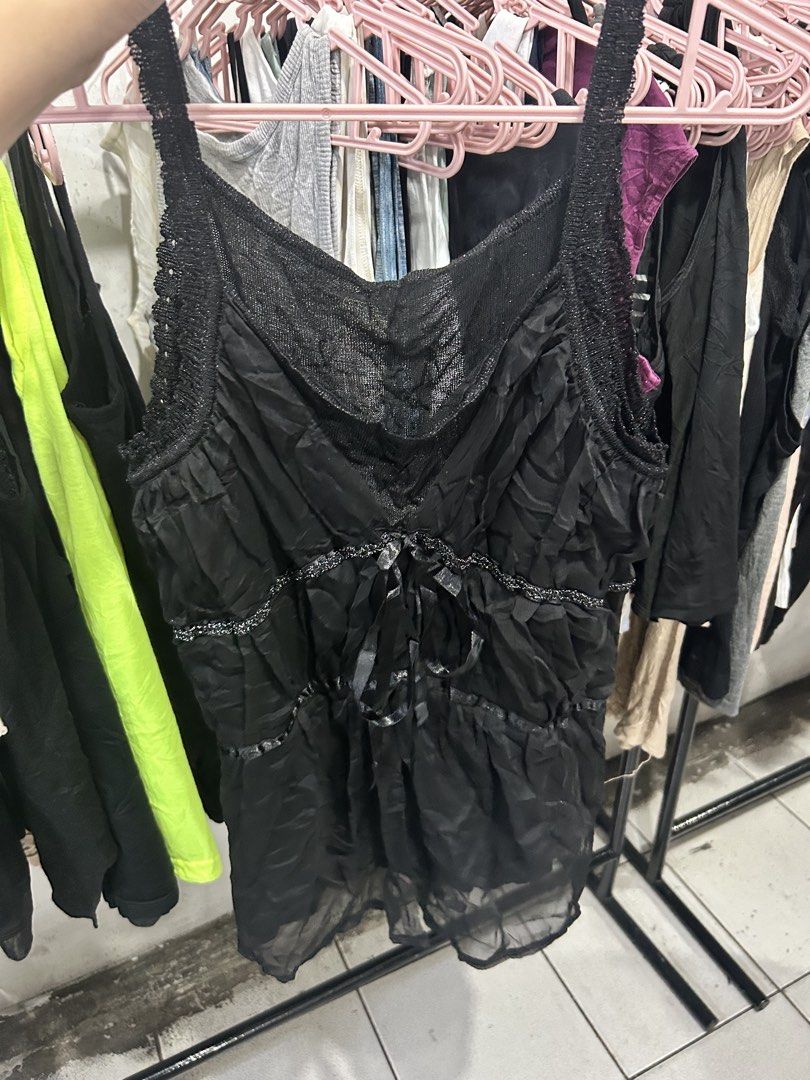 Dark Coquette Lace Cami Top (Category: Sleeveless) located in Kabankalan. Submitted by leans_closet (Listing ID 1469868509, Image 3). Description: S-m.