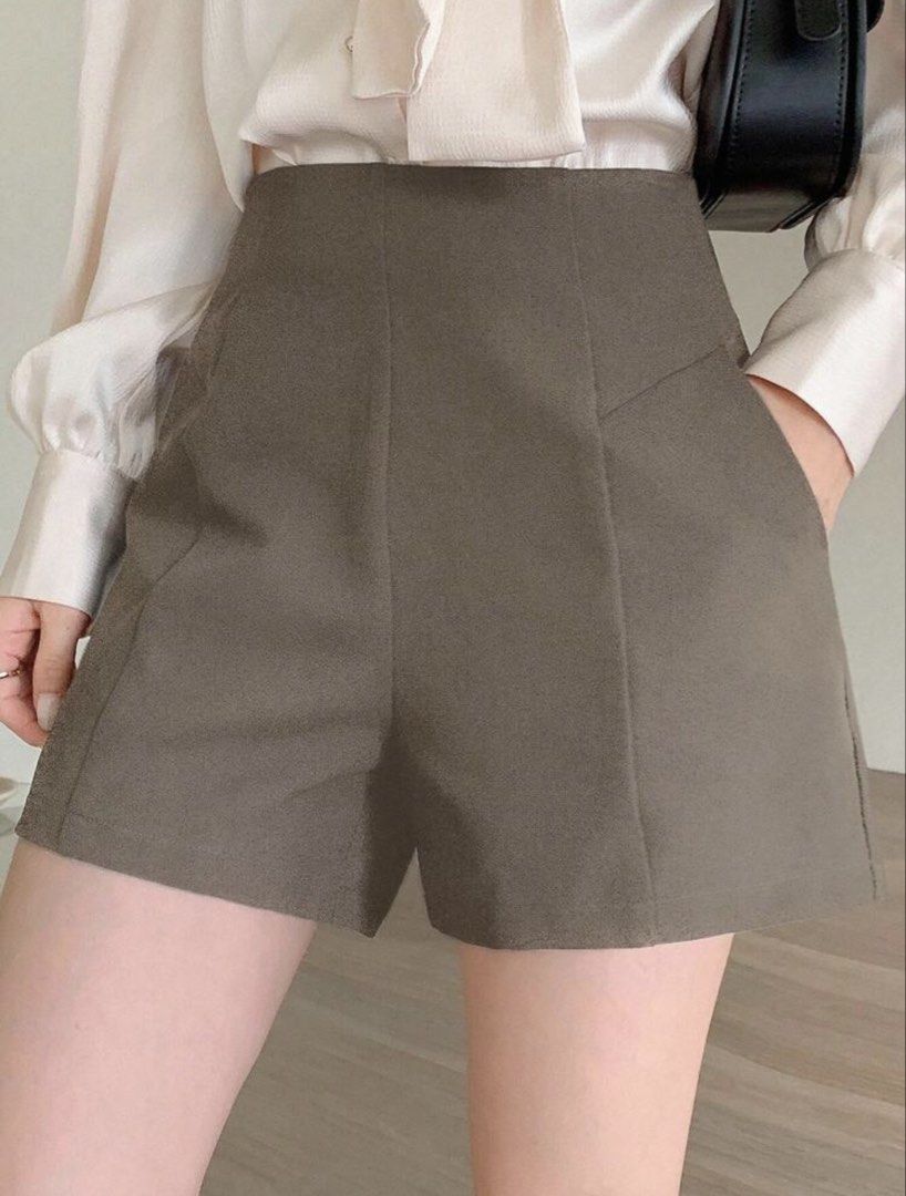 Dazy Pocket Short [XL] (Category: Shorts) located in Cavite. Submitted by saraaa03 (Listing ID 1469925390, Image 1). Description: DAZY Solid Slant Pocket Shorts Size XL [30inches].