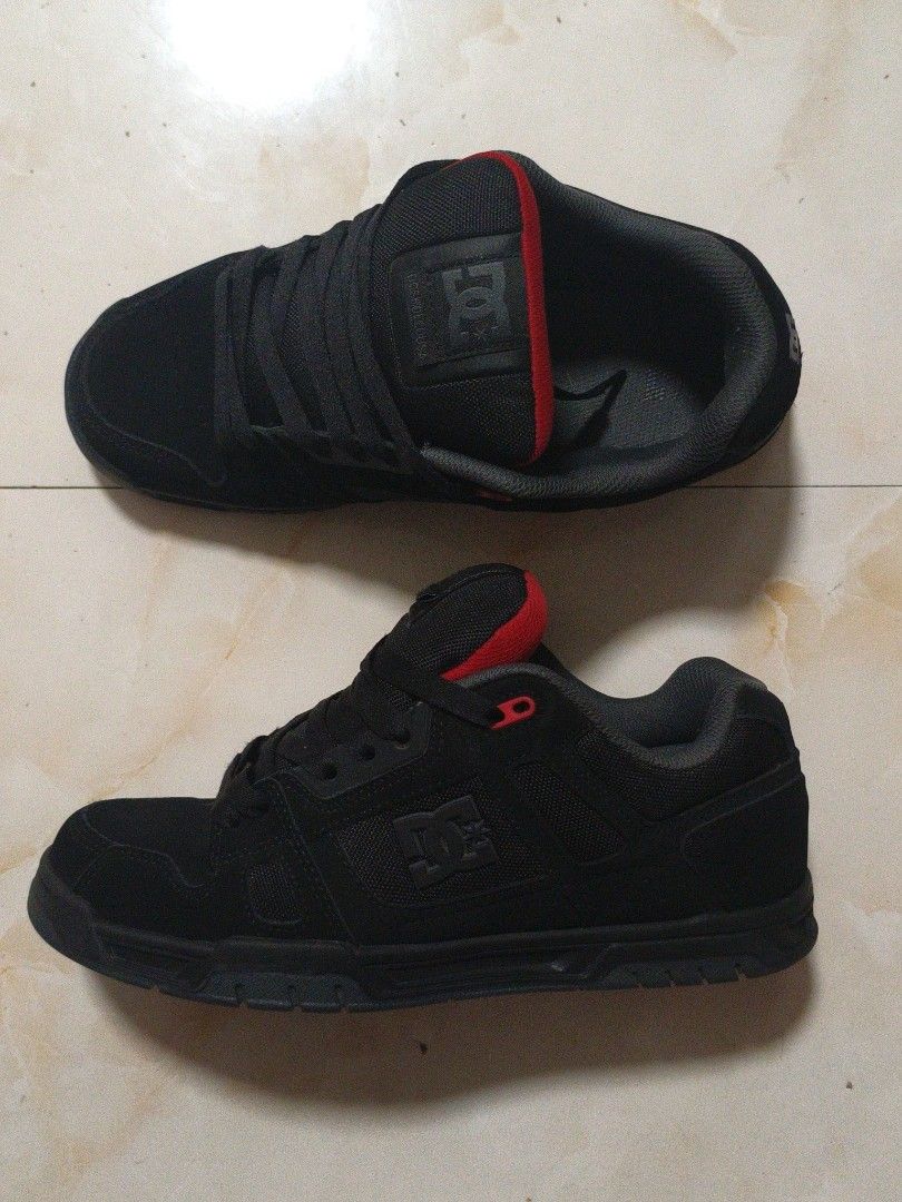 DC Stag Black/Grey VERY NEGOTIABLE (Category: Sneakers) located in Quezon City. Submitted by anemicpanda46 (Listing ID 1469759924, Image 1). Description: - Size EU43/US10 - Excellent condition, Minimal to no signs of use - Used twice - With box.