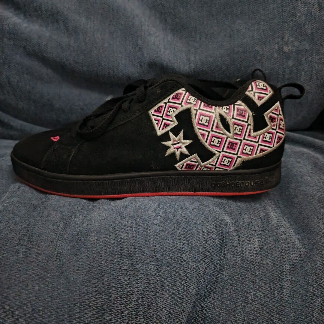 DC women chunky shoes (Category: Sneakers & Footwear) located in Urdaneta. Submitted by bernalyn25 (Listing ID 1469822398, Image 2). Description: -Lightly used -DC women shoes - Chunky - Lightly used.