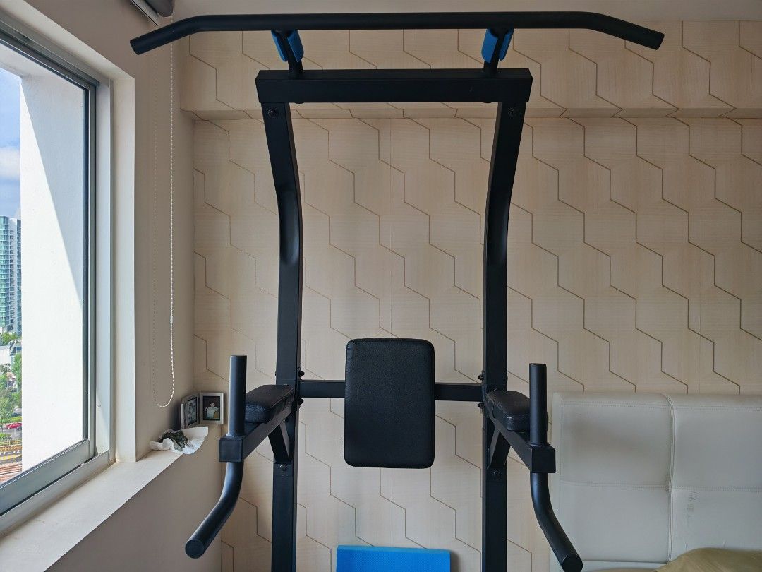 Leg Pulling Machine Decathlon Pull Up, Dips, Leg Raises Power Tower, Sports Equipment ...
