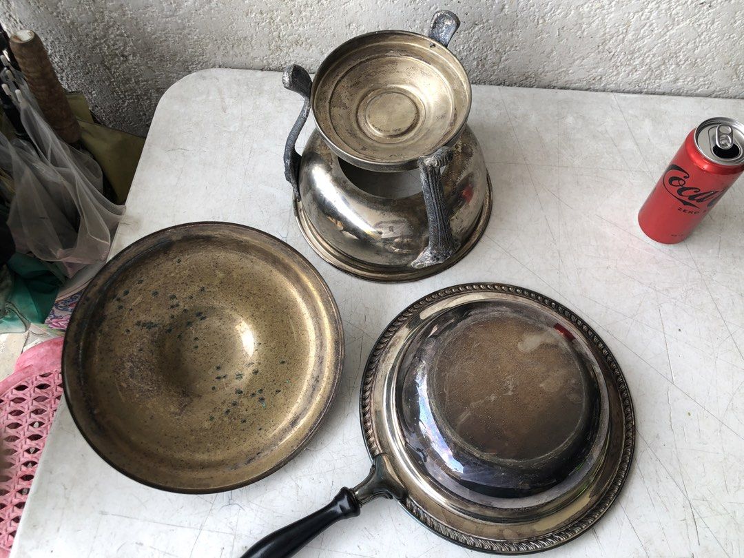Decluttering Vintage Silver Plated Chafing Dish Set # 1 Incomplete As-is (Category: Cookware & Accessories) located in Paranaque City. Submitted by rookie33 (Listing ID 1469808959, Image 3). Description: As-is heavy / no matkings Paranaque Gcash.