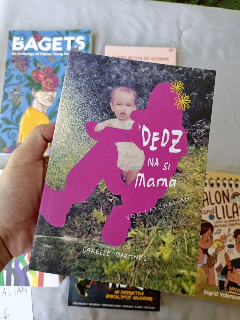 Dedz Na Si Mama by Darelle Martinez (Category: Storybooks) located in Pasay City. Submitted by vonoftenreads (Listing ID 1469872255, Image 1). Description: - Title: Dedz Na Si Mama - Authors: Darelle Martinez - Condition: Clean cover, crisp inner pages - Perfect for: Filipino contemporary literature collectors Notes: • Original price: Php 385 (bought during MIBF). • Read once, good as new. No issues. .
