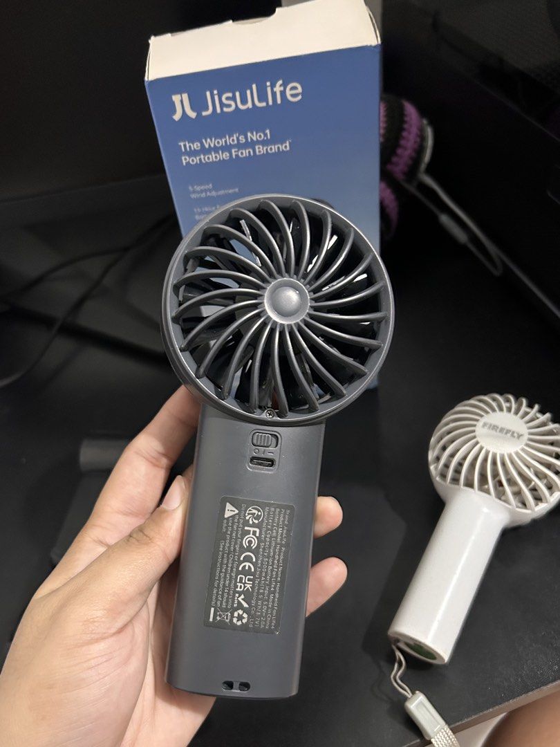 DEFECTIVE JISULIFE 4 & 2 working fans (Category: Fans) located in Makati City. Submitted by liedlmgz (Listing ID 1469881779, Image 2). Description: take all for 200 loc: Barangay Rizal, Taguig City.