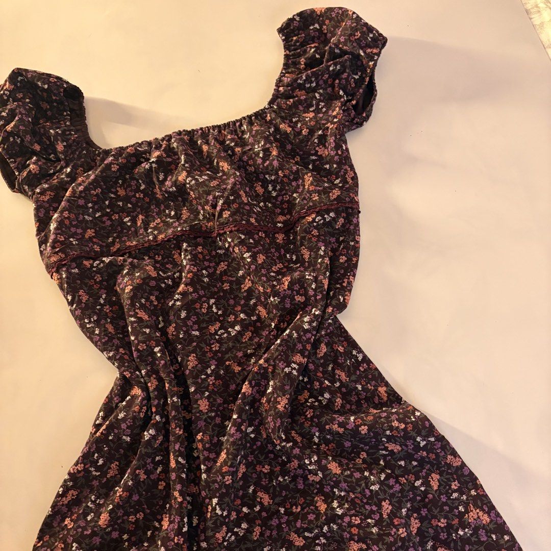 Delfhinu japan pretty dress (Category: Dresses) located in Quezon City. Submitted by kaelian_couture (Listing ID 1469912385, Image 2). Description: B pretty in person!.