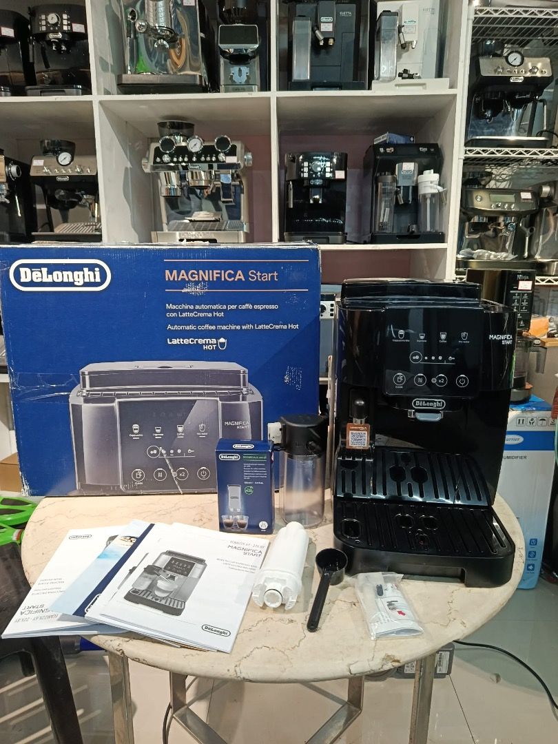 Delonghi magnifica start w/ automatic milk frother. (Category: Coffee Machines & Makers) located in Pulilan. Submitted by sebbii (Listing ID 1469794502, Image 1). Description: .