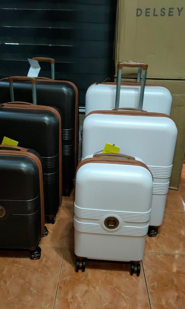 DELSEY LUGGAGE BNEW SE COLLECTION (Category: Luggage) located in Manila. Submitted by vtravelite.18 (Listing ID 1469849395, Image 3). Description: Delsey Flanerie SE Brand New price Small 8500 medium 9500 large 10500 2 colors available Beige and Brown light weight spinner scratch resistant TSa lock pass Po Sa kwentuhan at Hindi marunong mag reply. Pasensiya na Po salamat..
