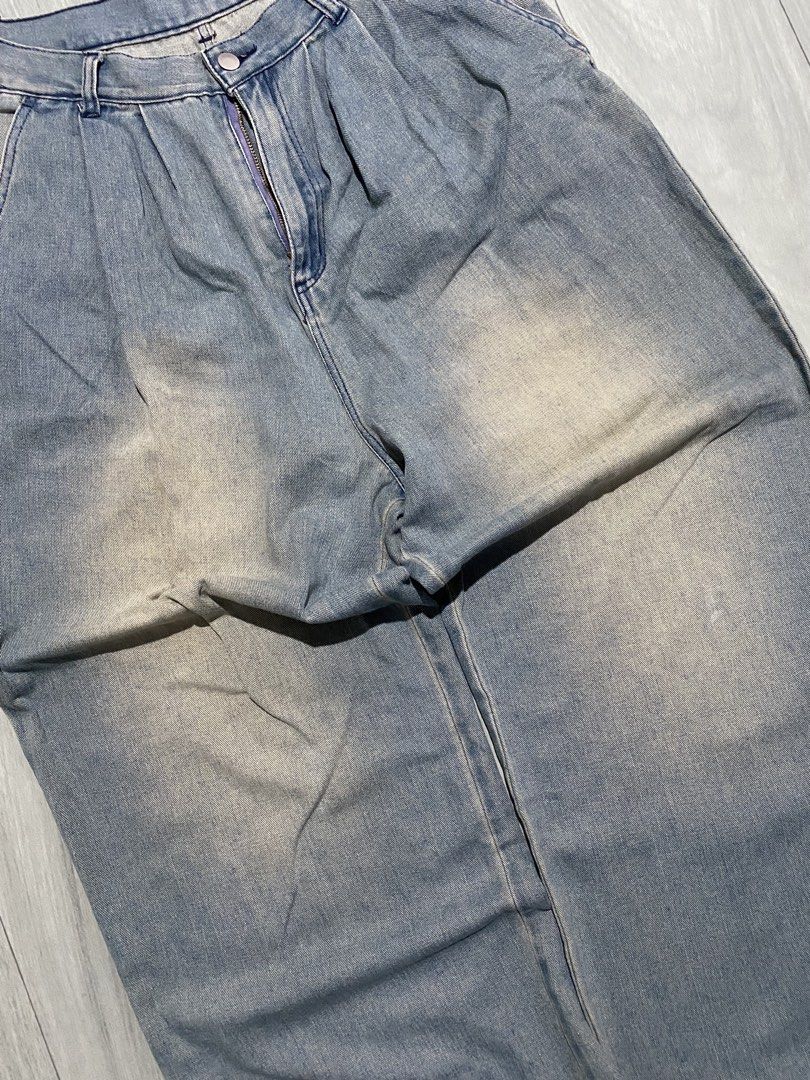 DENIM BAGGY PANTS LIGHTWASHED (Category: Jeans) located in Manila. Submitted by yonixx__ (Listing ID 1469849120, Image 3). Description: DIMENSION WAIST - 32 THIGH - 15 LENGTH - 40 LEG OPEN - 11.5.