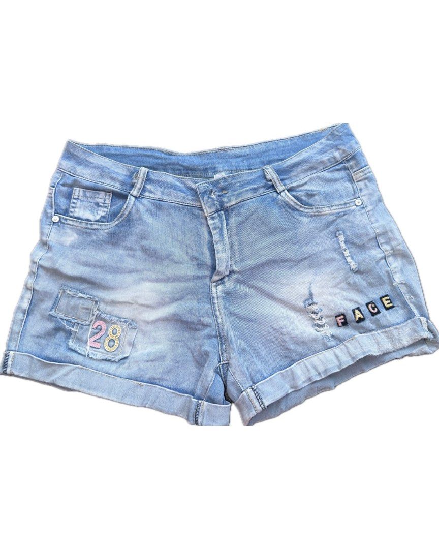 Denim Shorts (Category: Shorts) located in Bacoor. Submitted by pickedbykoko (Listing ID 1469790652, Image 1). Description: Waist: 32 inches Length: 11.5 inches Condition: Fair Flaws are shown in the 3rd and 4th pic Colors may appear slightly different depending on lighting and your screen. 🏷 ₱58.00 Code: K29.