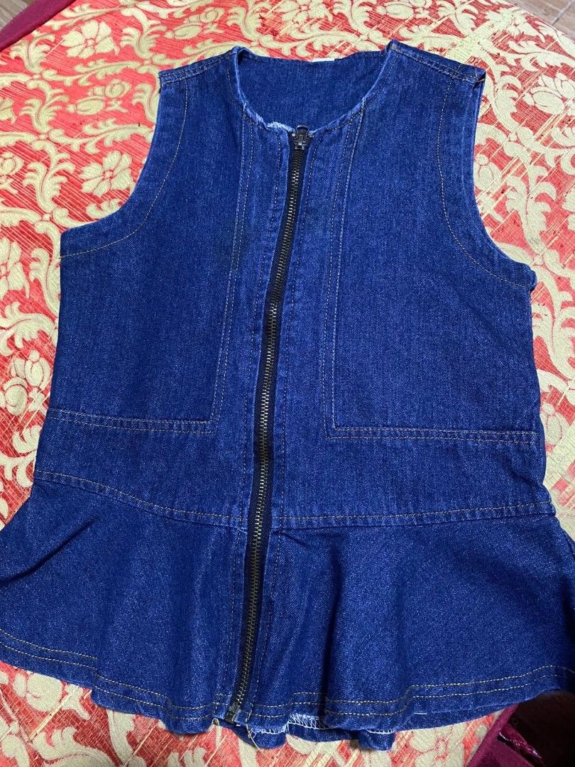 Denim Tops for Kids (Category: Babies & Kids Fashion) located in Imus. Submitted by snsnsn_ (Listing ID 1469803816, Image 1). Description: Good as New. Denim Top for Kids (Girls) Zipper in good condition..