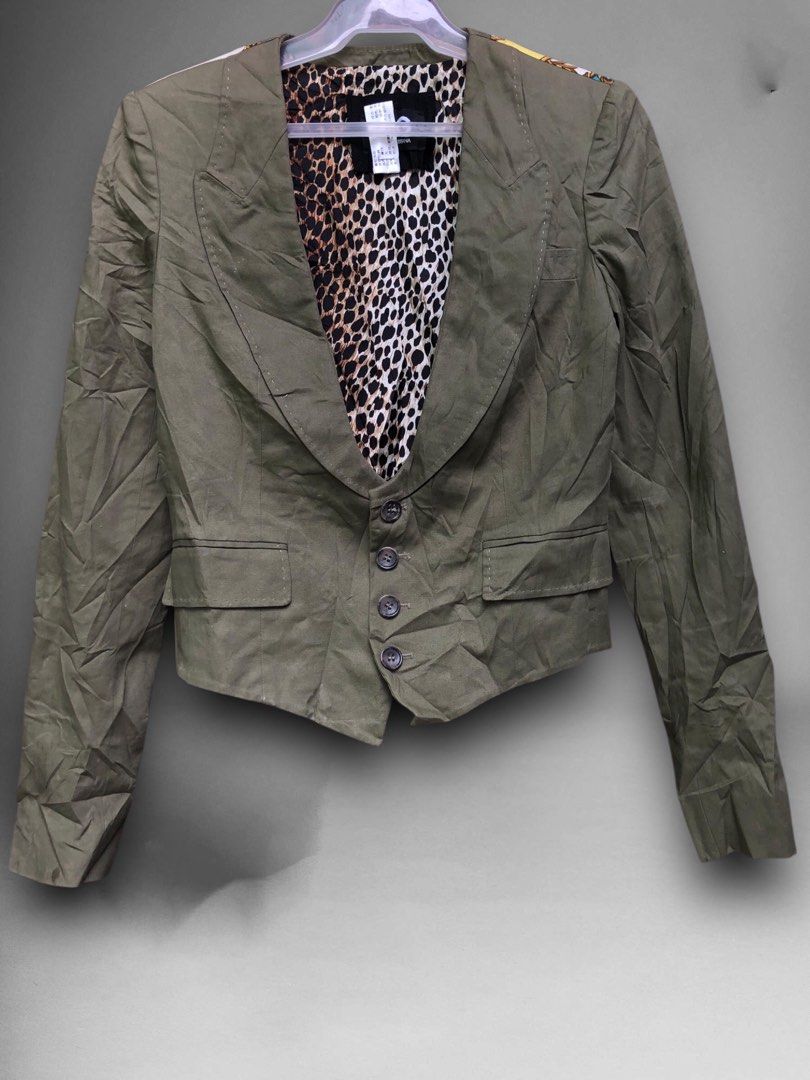 D&g coat (Category: Coats, Jackets and Outerwear) located in Manila. Submitted by zethfromm4dw0rld (Listing ID 1469867549, Image 1). Description: Y2k d&g LASPIÑAS LOC PM IF INTERESTED .