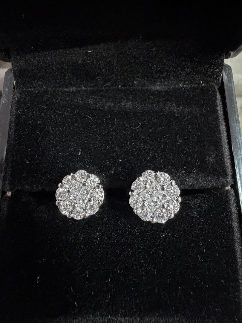 Diamond earrings (Category: Earrings) located in Pasay City. Submitted by ms0718 (Listing ID 1469890909, Image 1). Description: 18k 2nd generation diamond earrings natural diamonds aprox 1 carat total for serious buyers only.