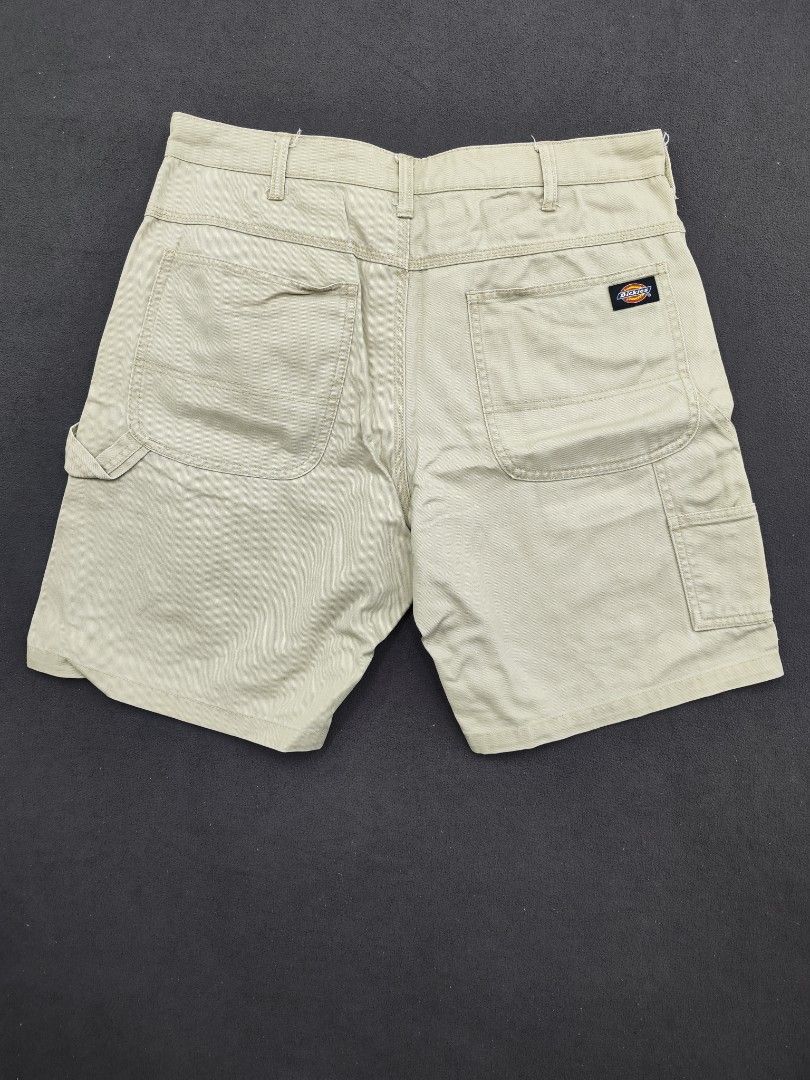 Dickies Carpenter Khaki Shorts (Category: Shorts) located in Bulacan. Submitted by emilj23 (Listing ID 1469781846, Image 1). Description: Dickies Carpenter Khaki Shorts Size 32 on tag L 18.5 W 32 Leg Hole 11 Condition 9.5/10 Color rate 9.5/10 No Issue.