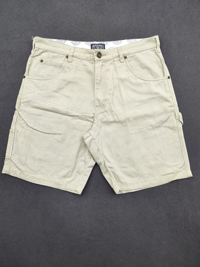 Dickies Carpenter Khaki Shorts (Category: Shorts) located in Bulacan. Submitted by emilj23 (Listing ID 1469781846, Image 3). Description: Dickies Carpenter Khaki Shorts Size 32 on tag L 18.5 W 32 Leg Hole 11 Condition 9.5/10 Color rate 9.5/10 No Issue.