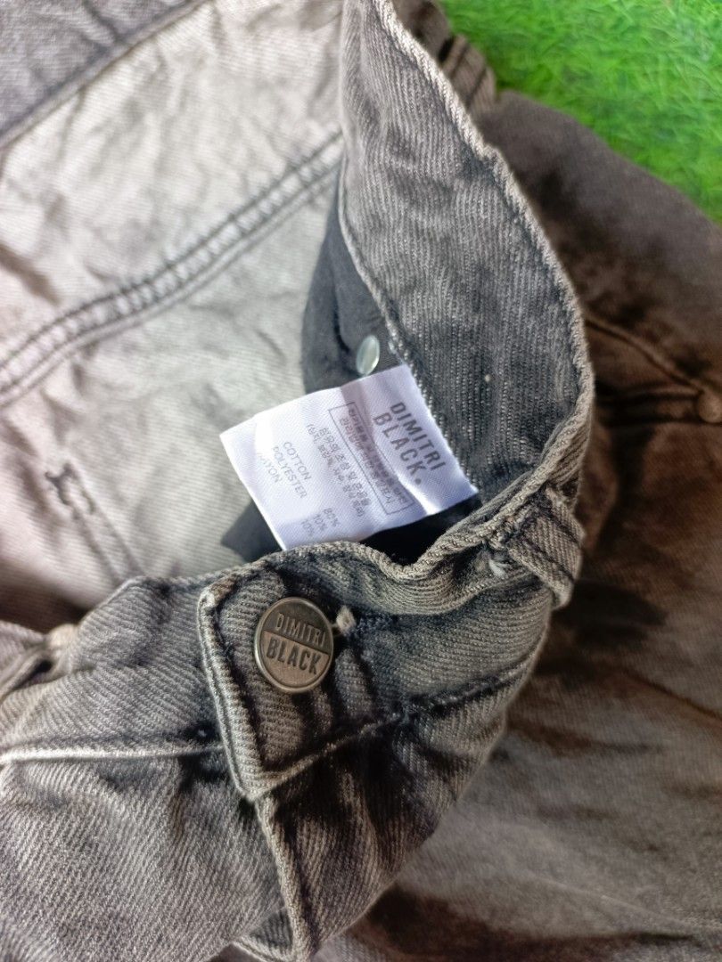 Dimitri Black Balloon Jeans (Category: Jeans) located in Davao. Submitted by karlito. (Listing ID 1469778468, Image 3). Description: Waist 32 Length 43 Hem 10.5 Thigh 15.5.