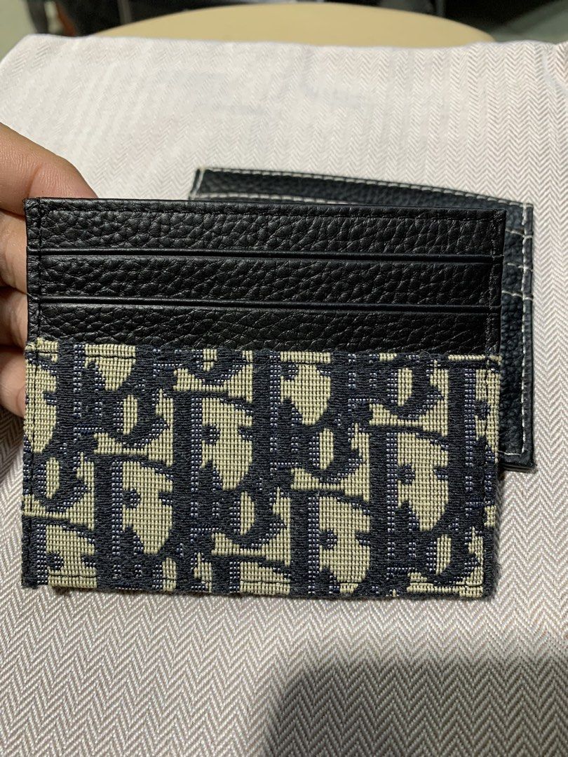 Dior card holder (Category: Wallets & Card Holders) located in Manila. Submitted by pangharabas (Listing ID 1469898228, Image 3). Description: .