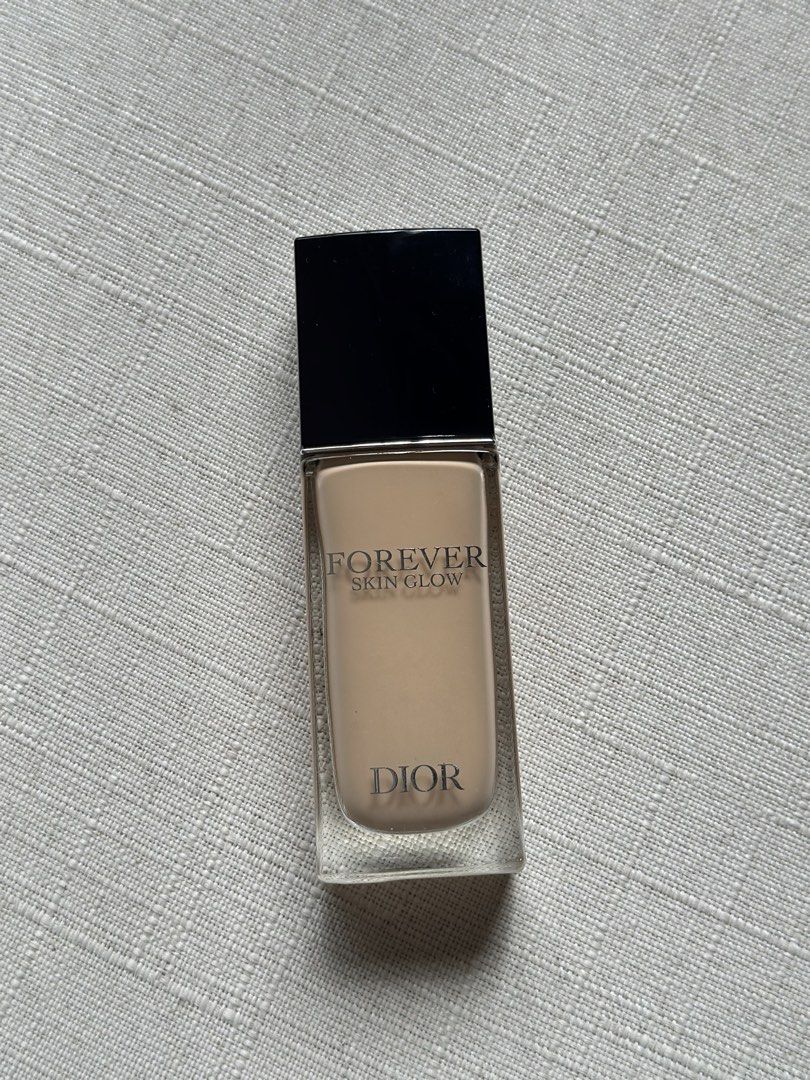 Dior Forever Skin Glow Foundation 1.5N (Category: Makeup) located in Dagupan City. Submitted by bibleeeeee (Listing ID 1469772634, Image 3). Description: OR SWAP WITH SHADES 0.5N TO 1N - Brand: Dior Forever Skin Glow Foundation - Shade: 1.5N - Size: 30ml - Condition: Like New - Inclusion: Original outer box included - Features: 24h wear, radiant finish, with SPF 20 PA+++ - Note: Popular shade available at a discounted price RFS: I got a lighter s