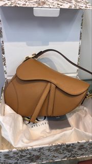 (Category: ) located in . Submitted by shoppersluxe2394 (Listing ID 1469827086, Image 1). Description: .