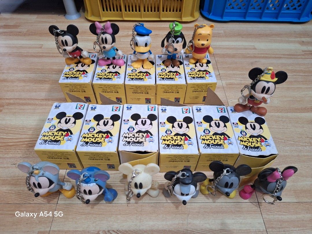 Disney Mickey Mouse and Friends 7 Eleven (Category: Figurines & Statues) located in San Fernando. Submitted by kewlitibles (Listing ID 1469921745, Image 3). Description: 1,680 7 Eleven FULL SET 12/12 - wala na kayo hahanapin from the set, hindi na kayo mahihirapan paisa-isa at magbuo 👌 Keychains.