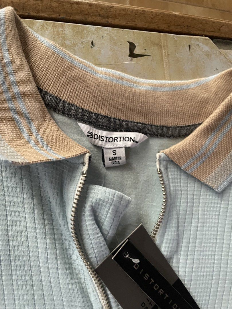 Distortion Blue Zip Polo (Category: Tshirts & Polo Shirts ) located in Malungon. Submitted by maxxyyy1 (Listing ID 1469829484, Image 3). Description: Polo Shirt Brand New Size Small .