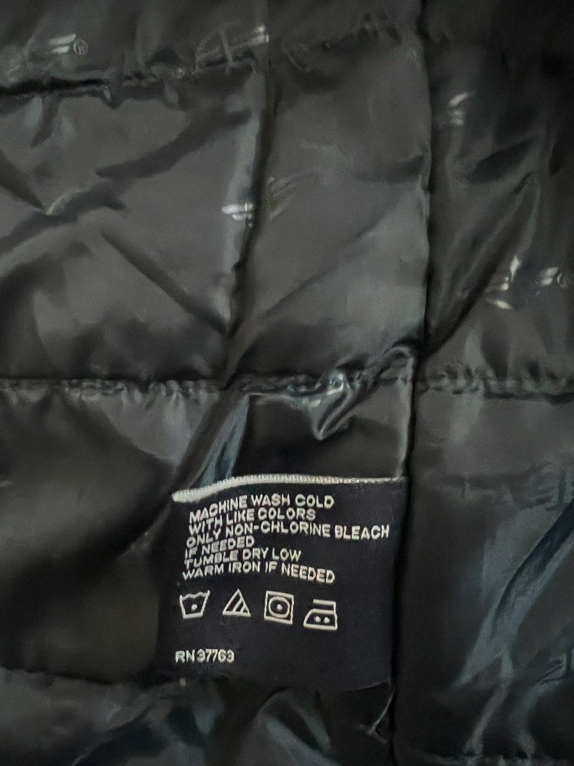 Dockers Black Jacket Size L (Category: Coats, Jackets and Outerwear) located in Muntinlupa City. Submitted by 09leah77 (Listing ID 1469789141, Image 3). Description: - Brand: Dockers - Size: Large - Color: Classic Black - Material: Durable polyester-nylon blend shell with cozy polyester lining and filler - Closure: Secure zip-up front with snap button placket and stylish collar - Pockets: Convenient front pockets and one chest pocket - Fit: Stand