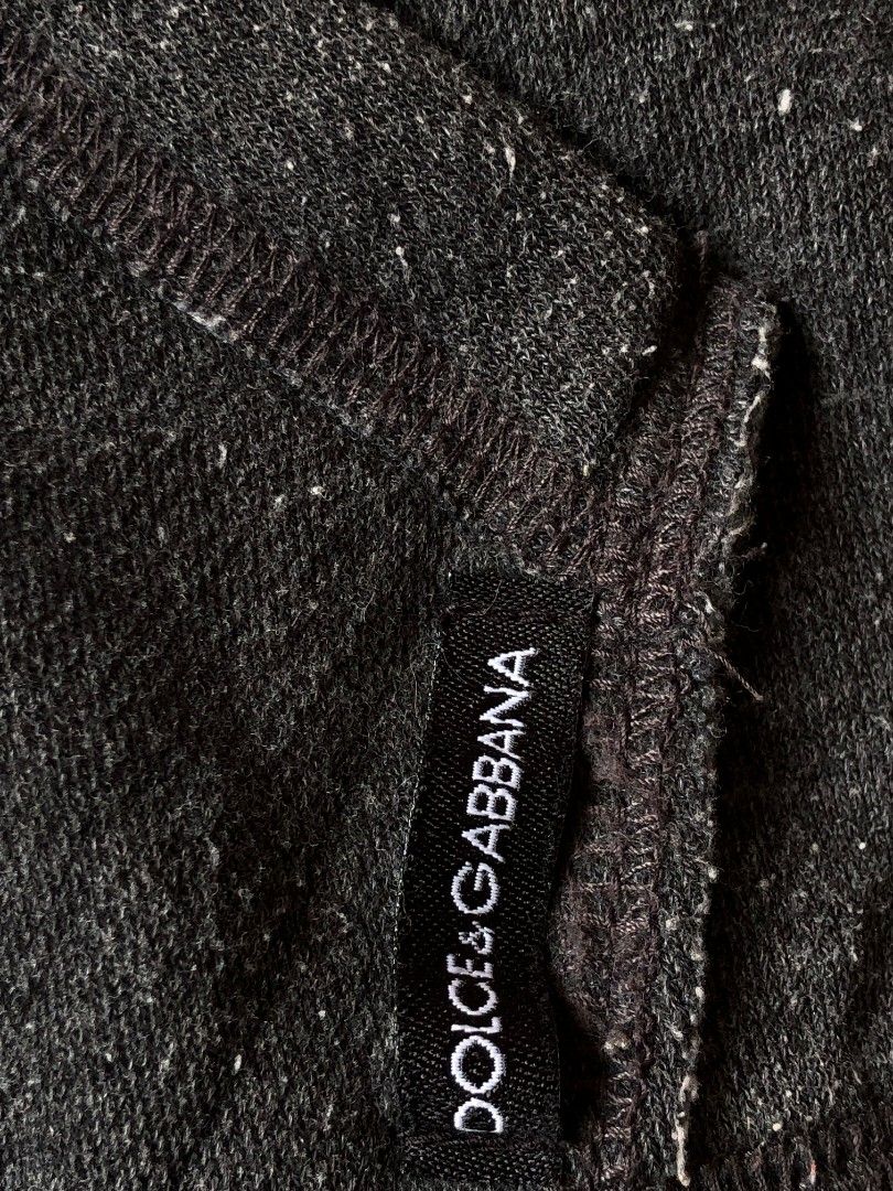 DOLCE AND GABBANA ZIP JACKET (Category: Coats, Jackets and Outerwear) located in Baybay. Submitted by dathrifted (Listing ID 1469800588, Image 2). Description: DOLCE AND GABBANA ZIP JACKET Width- 19.5 Length- 21 EXCELLENT CONDITION HONEST ISSUE: lints.
