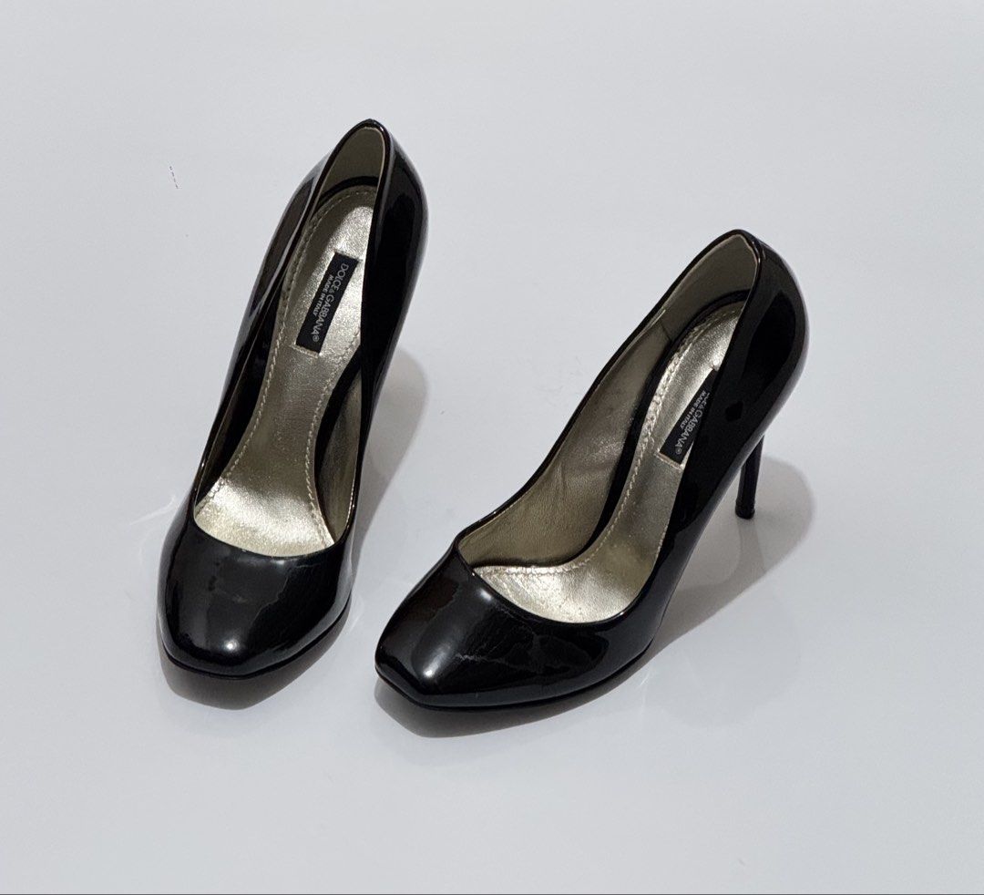 Dolce&Gabbana heels (Category: Heels) located in Quezon City. Submitted by byuklph (Listing ID 1469926948, Image 3). Description: Authentic💯 Size37.5/24cm🦋 Excellent condition .