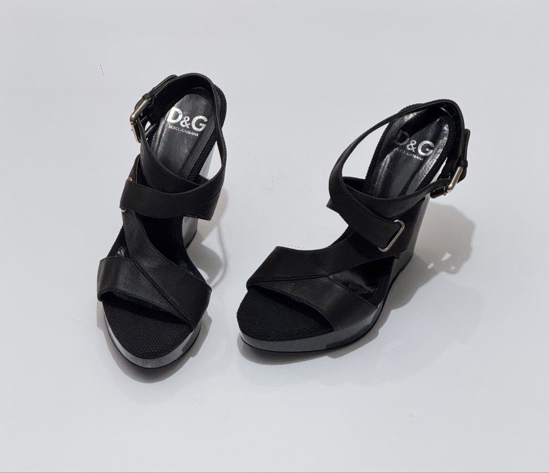 Dolce&Gabbana wedge (Category: Wedges) located in Quezon City. Submitted by byuklph (Listing ID 1469927085, Image 3). Description: Authentic 💯 Size38/25cm🦋 Excellent condition .