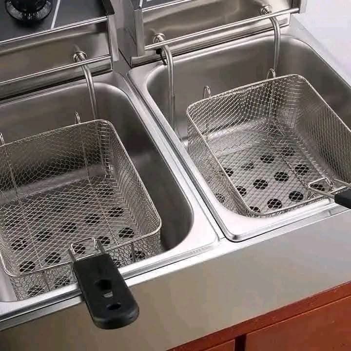 Double fryer (Category: Fryers) located in Manila. Submitted by saguittarian06 (Listing ID 1469772425, Image 1). Description: .