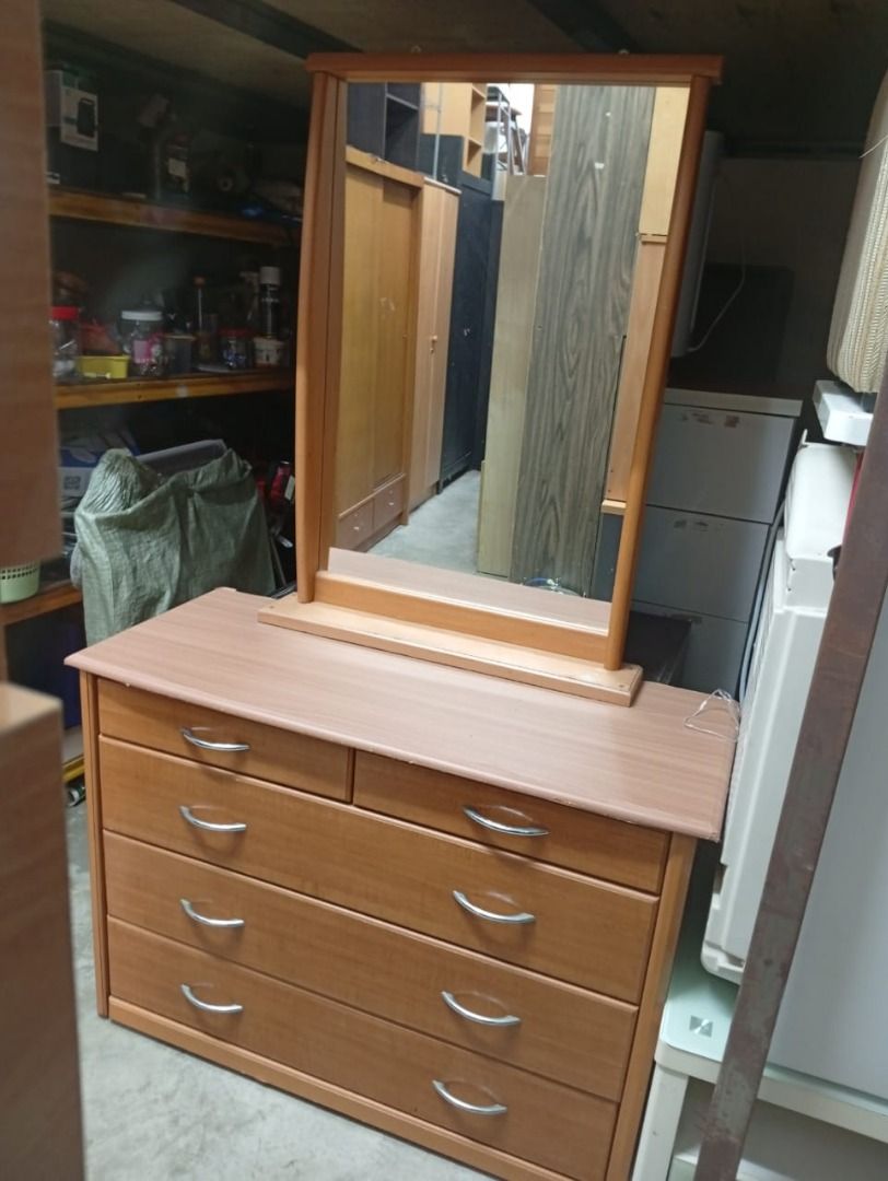 Dressing table (Category: Shelves, Cabinets & Racks) located in Petaling Jaya. Submitted by nm016648427690 (Listing ID 1469783722, Image 2). Description: Dressing Table RM-250 Code :DT-037 Stock Available : 1 Condition : Goods ** (ABOVE PRICE DOES NOT INCLUDE DELIVERY & INSTALLATION) ** We are specialist in BUY or SELL New/Used Home Furniture or Office Equipment [ Perabot Kita Furniture ] Address: L1-03 times 89 Jalan 8A/133, Taman Sri Sentosa, 5