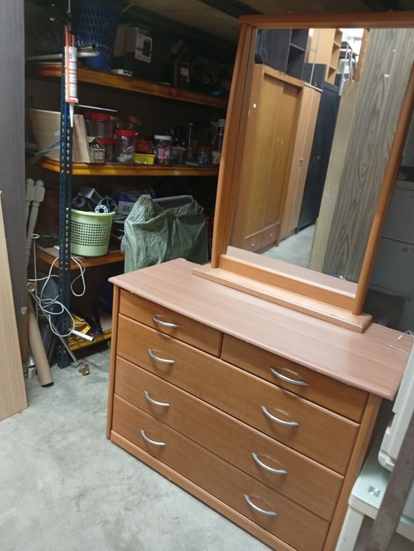 Dressing table (Category: Shelves, Cabinets & Racks) located in Petaling Jaya. Submitted by nm016648427690 (Listing ID 1469783722, Image 3). Description: Dressing Table RM-250 Code :DT-037 Stock Available : 1 Condition : Goods ** (ABOVE PRICE DOES NOT INCLUDE DELIVERY & INSTALLATION) ** We are specialist in BUY or SELL New/Used Home Furniture or Office Equipment [ Perabot Kita Furniture ] Address: L1-03 times 89 Jalan 8A/133, Taman Sri Sentosa, 5
