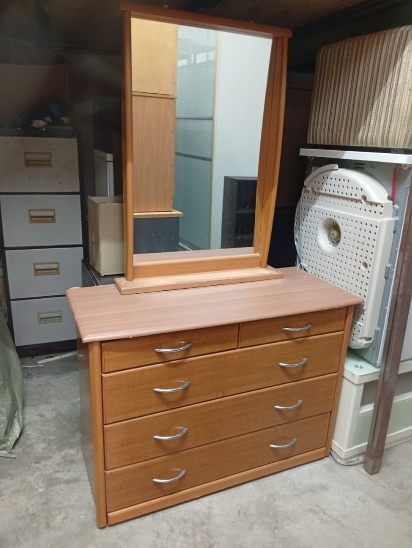 Dressing table (Category: Shelves, Cabinets & Racks) located in Petaling Jaya. Submitted by nm016648427690 (Listing ID 1469783722, Image 1). Description: Dressing Table RM-250 Code :DT-037 Stock Available : 1 Condition : Goods ** (ABOVE PRICE DOES NOT INCLUDE DELIVERY & INSTALLATION) ** We are specialist in BUY or SELL New/Used Home Furniture or Office Equipment [ Perabot Kita Furniture ] Address: L1-03 times 89 Jalan 8A/133, Taman Sri Sentosa, 5