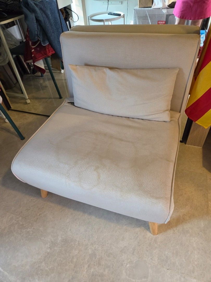 Dressing table (Category: Tables & Sets) located in Singapore. Submitted by slowstore (Listing ID 1469882407, Image 3). Description: small dressing table used condition self pick up.