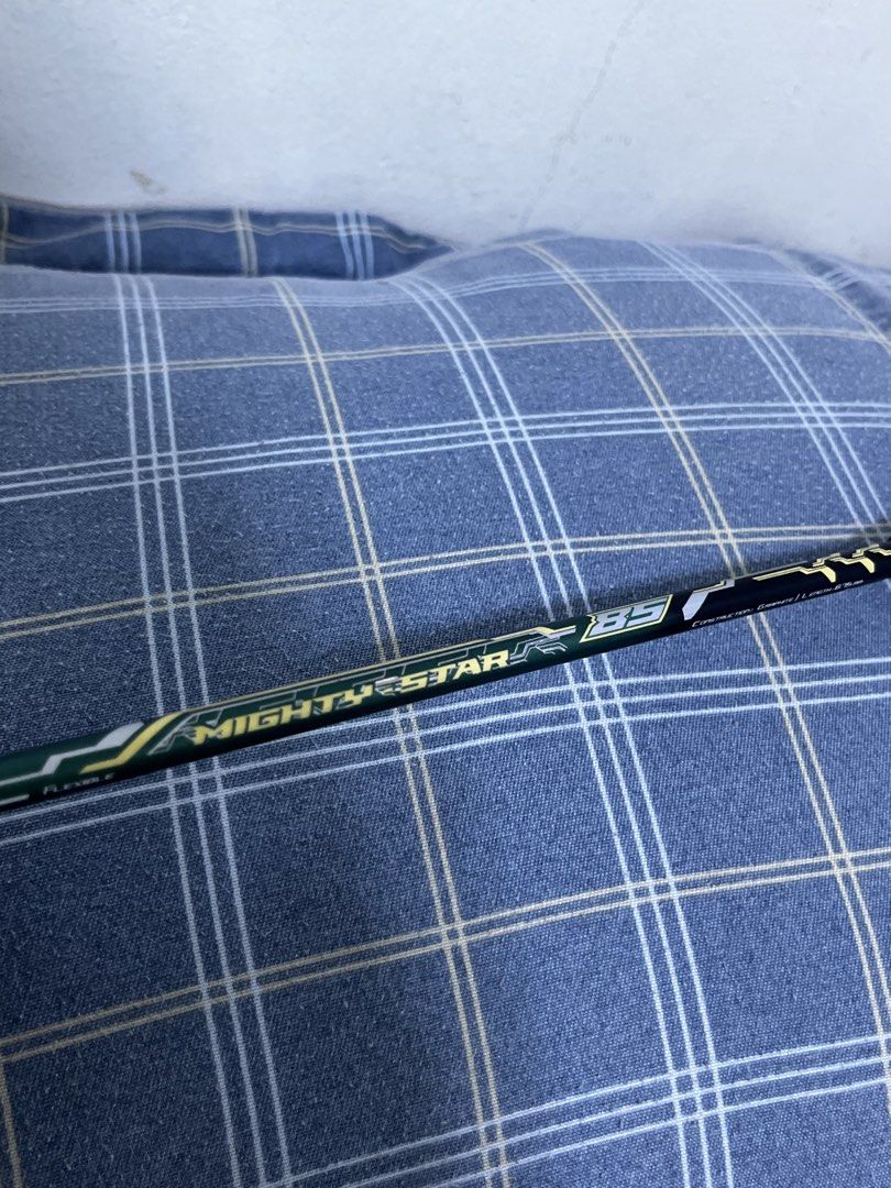 Dunlop Mighty Star 85 Badminton Racket (Category: Racket and Ball Sports) located in Pinamalayan. Submitted by zamax_1 (Listing ID 1469912375, Image 2). Description: - Brand: Dunlop Mighty Star 85 - Condition: Brand new, unused - Colorway: Striking green and yellow - Material & Build: Flexible graphite shaft, 675mm total length - Inclusion: Matching black Dunlop protective carry bag with white logo - Perfect for casual players looking for reliabi